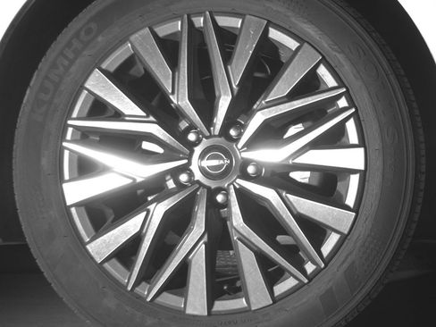 Used 2025 Nissan Altima 2.5 SV FWD image 13