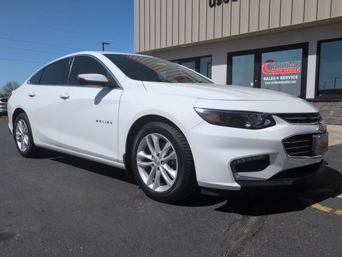 Used 2016 Chevrolet Malibu LT w/ Leather Package FWD image 2