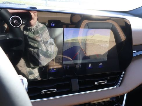 New 2026 Chevrolet Equinox ACTIV w/ Convenience Package III image 28