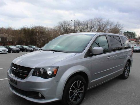 Used 2017 Dodge Grand Caravan SXT w/ Driver Convenience Group image 1