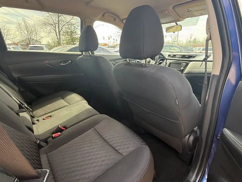 Used 2018 Nissan Rogue SV image 11