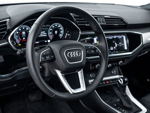 Certified 2025 Audi Q3 2.0T Premium Plus w/ Premium Plus Package image 9