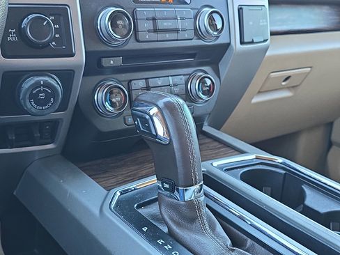 Used 2018 Ford F150 Lariat w/ Equipment Group 502A Luxury image 21