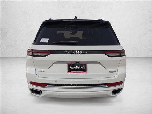 New 2025 Jeep Grand Cherokee Summit image 8