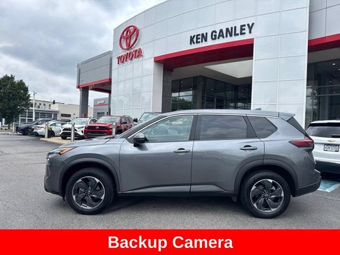 Used 2024 Nissan Rogue SV FWD image 3