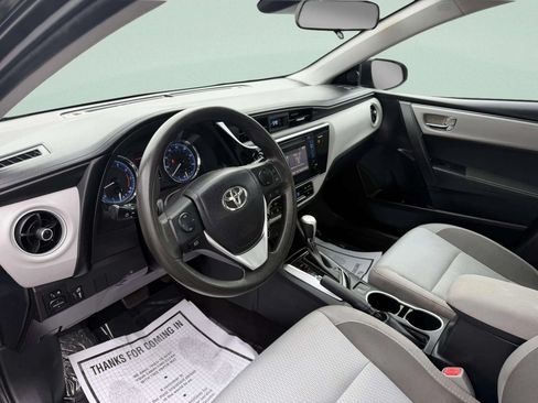 Used 2017 Toyota Corolla LE w/ Carpet Mat Package (TMS) FWD image 11