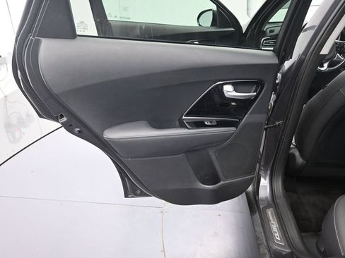 Used 2020 Kia Niro EX Premium FWD image 15
