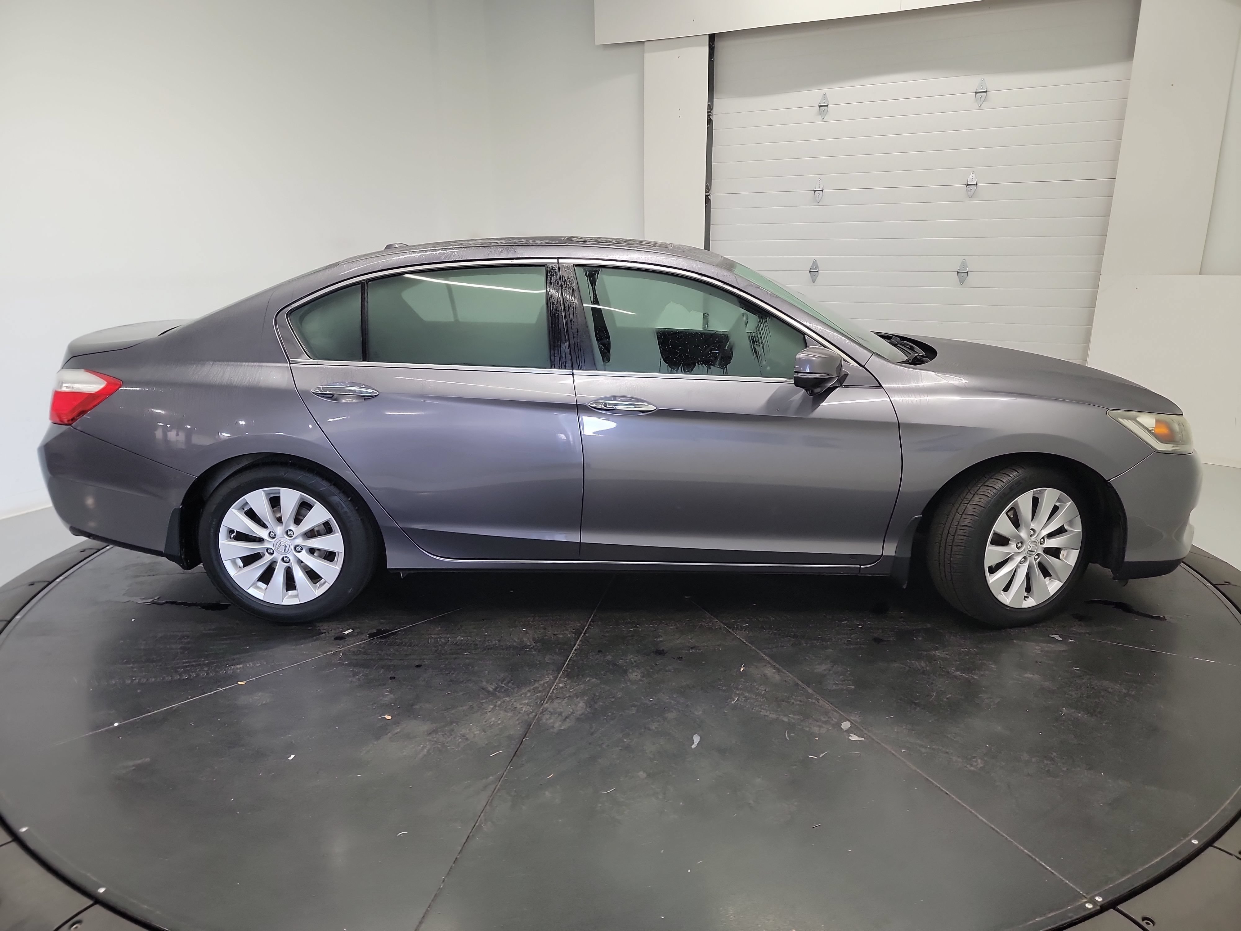 Used 2015 Honda Accord EX-L image 11