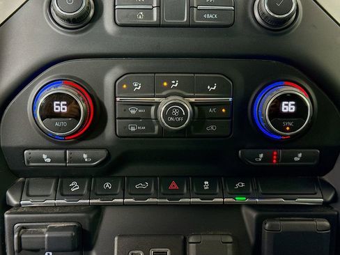 Used 2021 Chevrolet Silverado 1500 LT Trail Boss w/ Convenience Package II image 16