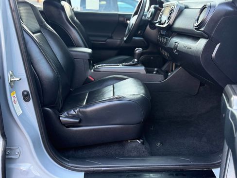Used 2019 Toyota Tacoma TRD Off-Road image 38