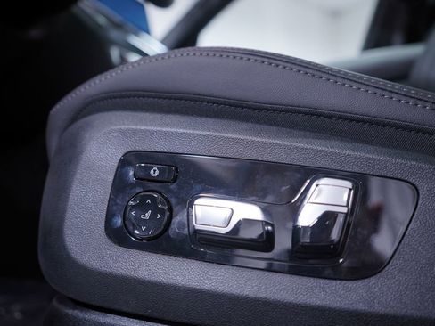 New 2026 BMW X7 xDrive40i w/ M Sport Package AWD/4WD image 13