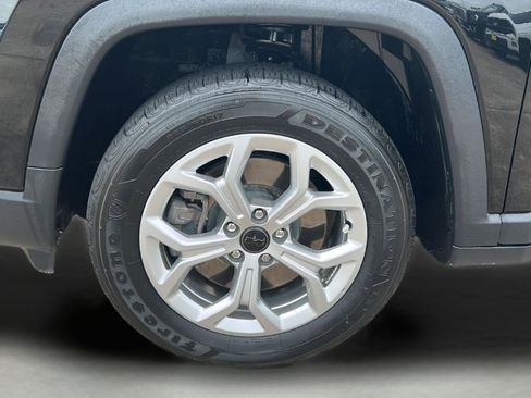 Used 2025 Jeep Compass Latitude AWD/4WD image 27