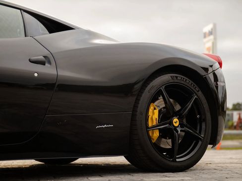 Used 2010 Ferrari 458 Italia Coupe RWD image 13