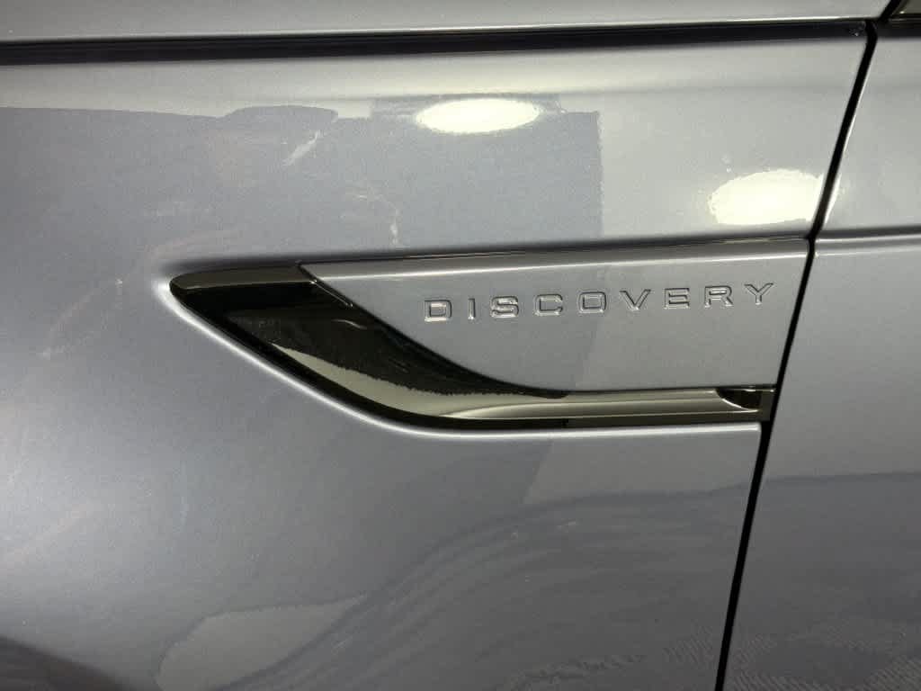 New 2026 Land Rover Discovery Limited Edition AWD/4WD image 13