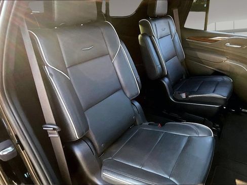 Used 2023 Cadillac Escalade Premium Luxury RWD image 29