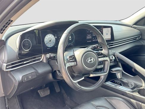 Used 2024 Hyundai Elantra Limited FWD image 9