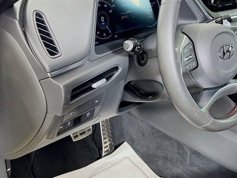 Used 2020 Hyundai Sonata SEL Plus w/ Tech Package image 12