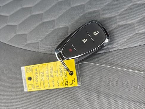 Certified 2018 Chevrolet Equinox LS FWD image 24