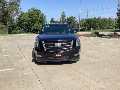 Used 2018 Cadillac Escalade ESV Premium Luxury AWD/4WD image 2