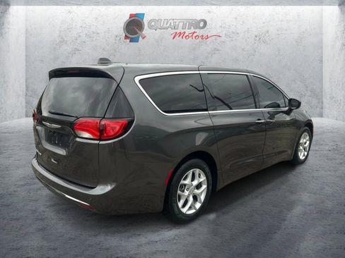 Used 2017 Chrysler Pacifica Touring Plus w/ Tire & Wheel Group image 6