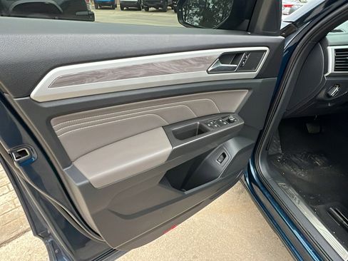 Used 2023 Volkswagen Atlas Cross Sport SE image 14