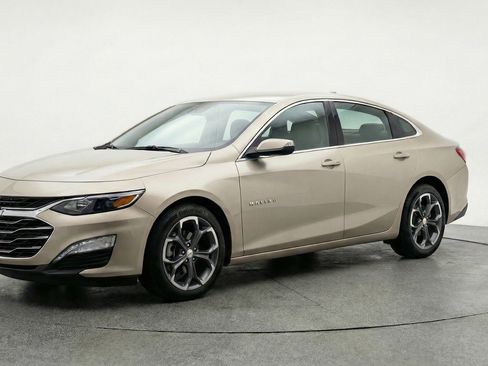 Used 2024 Chevrolet Malibu LT image 3