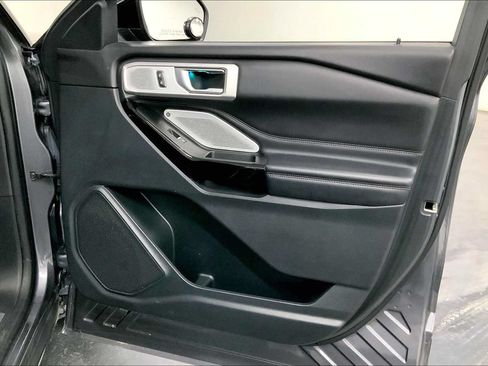 Used 2021 Ford Explorer Platinum w/ Equipment Group 601A AWD/4WD image 18
