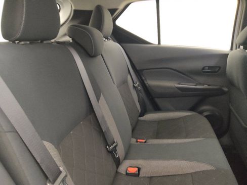 Used 2019 Nissan Kicks S FWD image 19