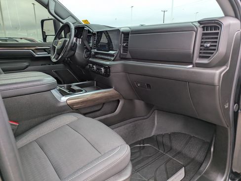 Used 2025 Chevrolet Silverado 2500 LT image 26