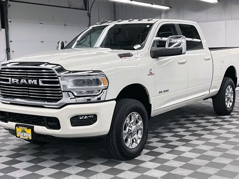 Used 2024 RAM 3500 Laramie AWD/4WD image 12
