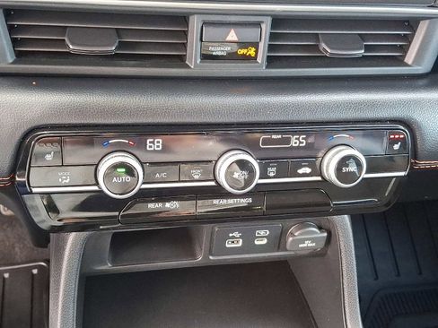 Used 2023 Honda Pilot Sport image 17