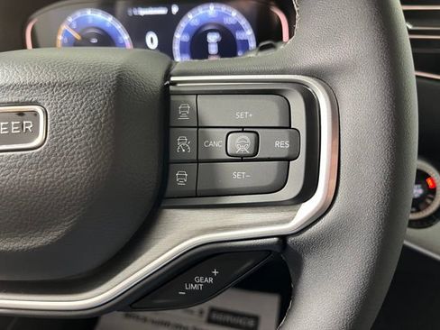 Used 2026 Jeep Grand Wagoneer 4WD image 21