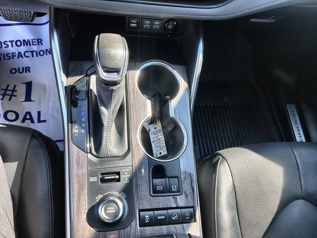 Used 2022 Toyota Highlander Limited AWD/4WD image 16