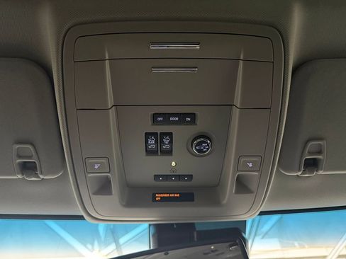 Used 2020 Chevrolet Tahoe LT AWD/4WD image 17