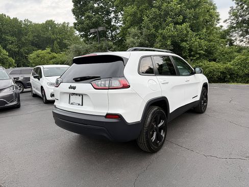Used 2020 Jeep Cherokee Latitude Plus AWD/4WD image 6
