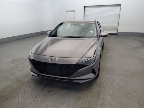 Used 2023 Hyundai Elantra SEL w/ Convenience Package FWD image 15