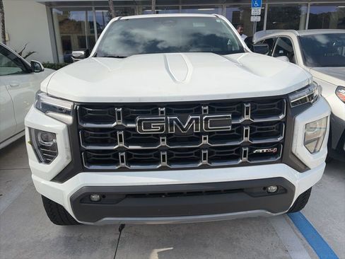 Used 2025 GMC Canyon AT4 w/ Nightfall Edition AWD/4WD image 2