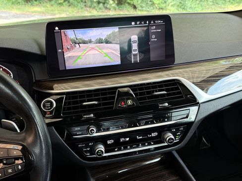 Used 2021 BMW 530i w/ Convenience Package RWD image 41