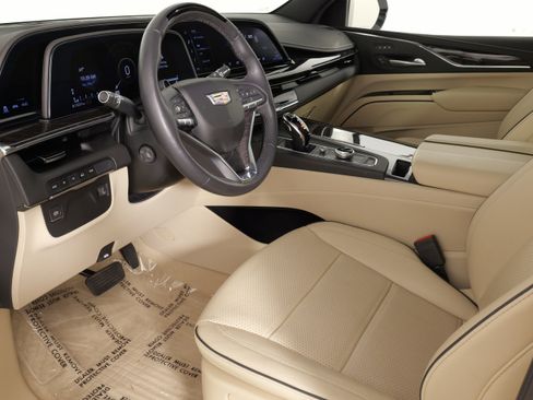 Used 2023 Cadillac Escalade Premium Luxury w/ LPO, Floor Liner Package AWD/4WD image 31