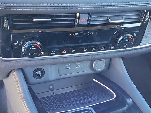 New 2026 Nissan Rogue Platinum w/ Platinum Premium Package image 16