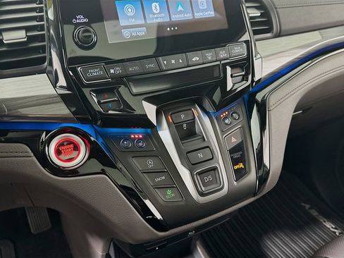 Used 2024 Honda Odyssey Elite image 14