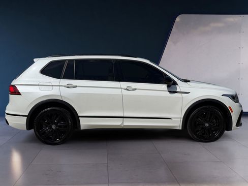 Used 2022 Volkswagen Tiguan SE R-Line FWD image 6