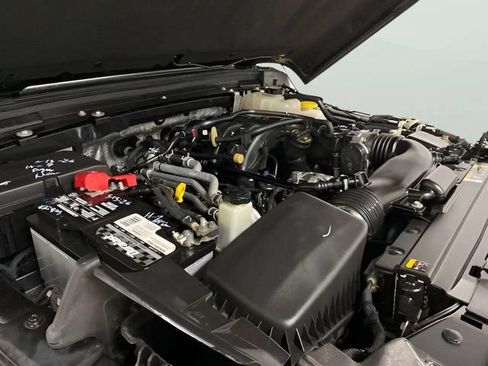 Used 2024 Jeep Wrangler Unlimited Sport AWD/4WD image 10