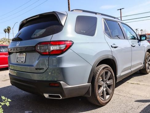 Used 2024 Honda Pilot Sport image 7