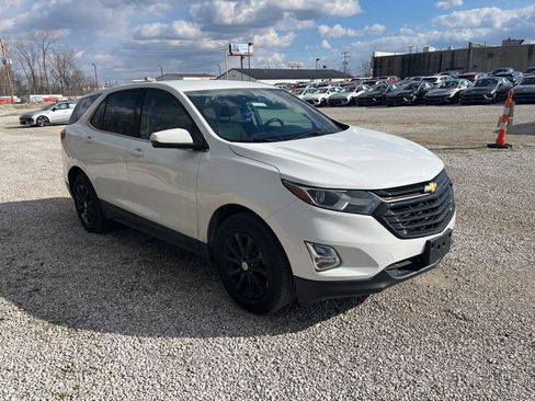Used 2019 Chevrolet Equinox LT image 3