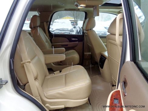 Used 2013 Chevrolet Tahoe LTZ image 28