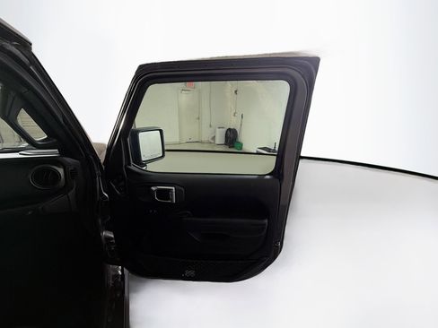 Used 2023 Jeep Wrangler Unlimited w/ 8.4" Radio Group AWD/4WD image 31