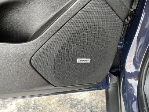 Used 2025 Cadillac XT5 Premium Luxury image 11