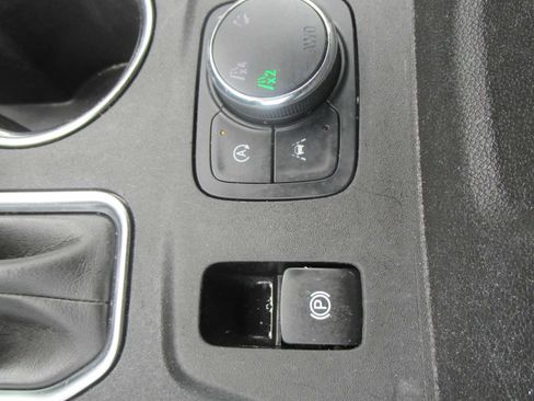 Used 2022 Chevrolet Traverse LT w/ LPO, Floor Liner Package AWD/4WD image 26