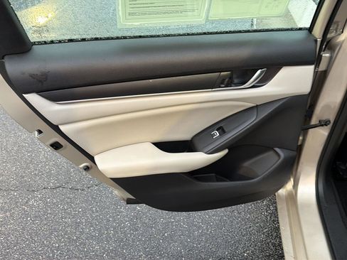 Used 2019 Honda Accord LX image 17